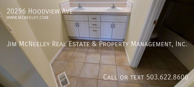 Building Photo - 20296 Hoodview Ave