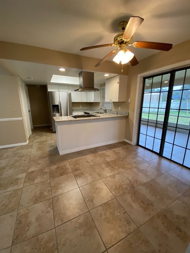 Building Photo - 1078 E Gaucho Cir