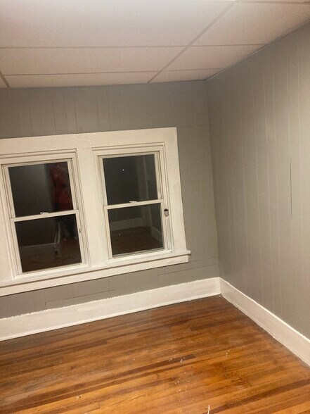 Building Photo - 87 S Main St