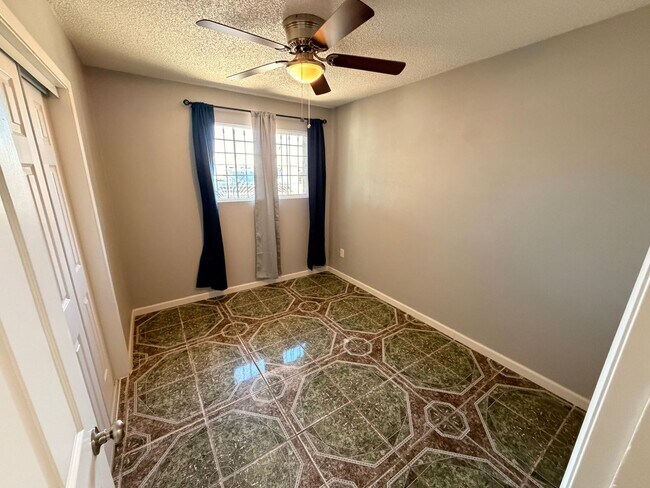 Building Photo - Single Story *NO* Carpet + *NO* HOA Avondale Home For Rent!