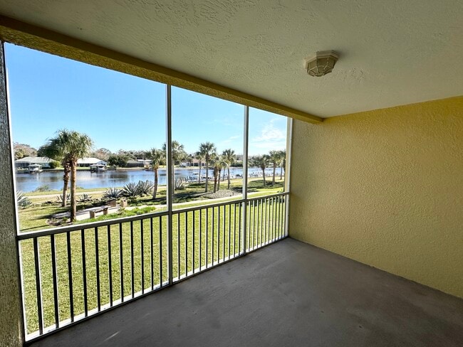 Building Photo - 900 Canopy Walk Ln