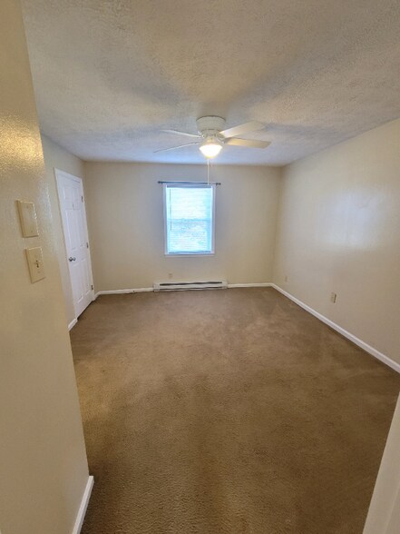 Building Photo - 1310 Louisville Rd