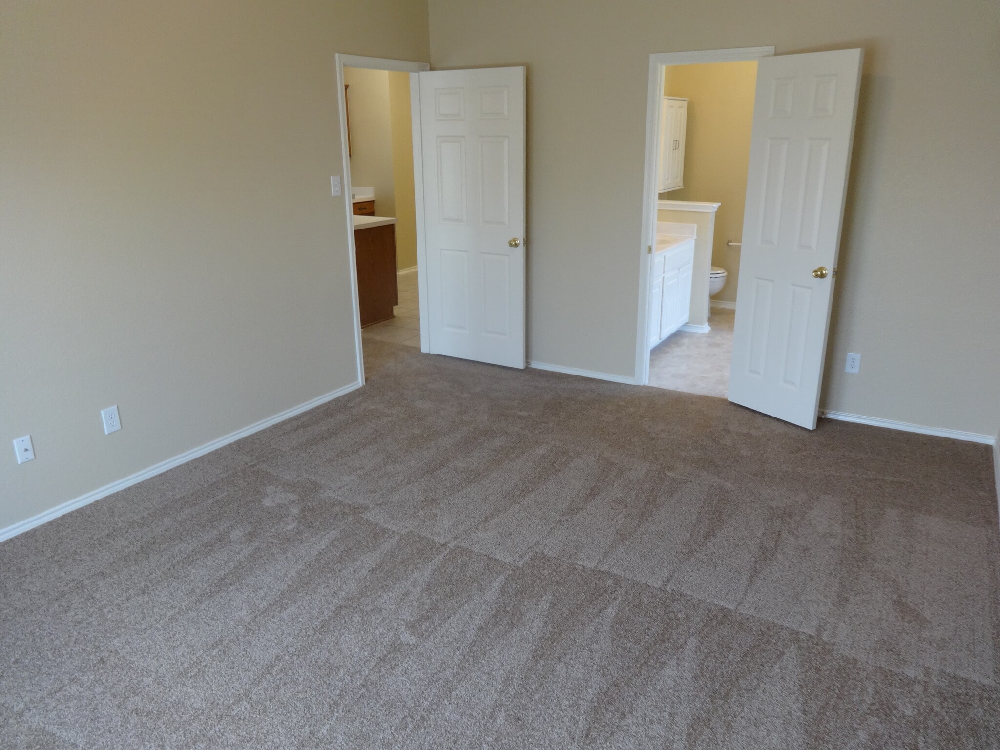 Building Photo - 2012 Cone Flower Dr