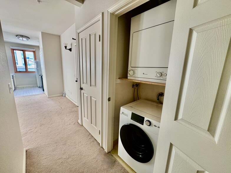 In Unit Washer Dryer - 2029 Channing Way