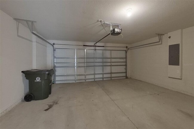 Building Photo - 1709 Nebraska Loop