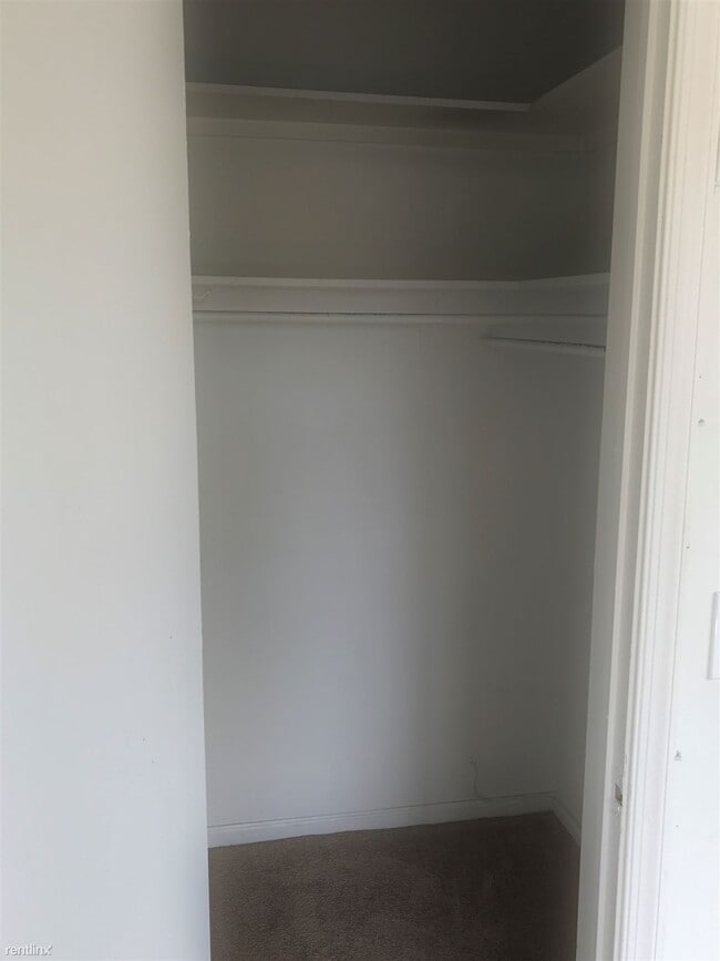 Building Photo - 2 br, 1.5 bath Condo - Imperial Point Gardens
