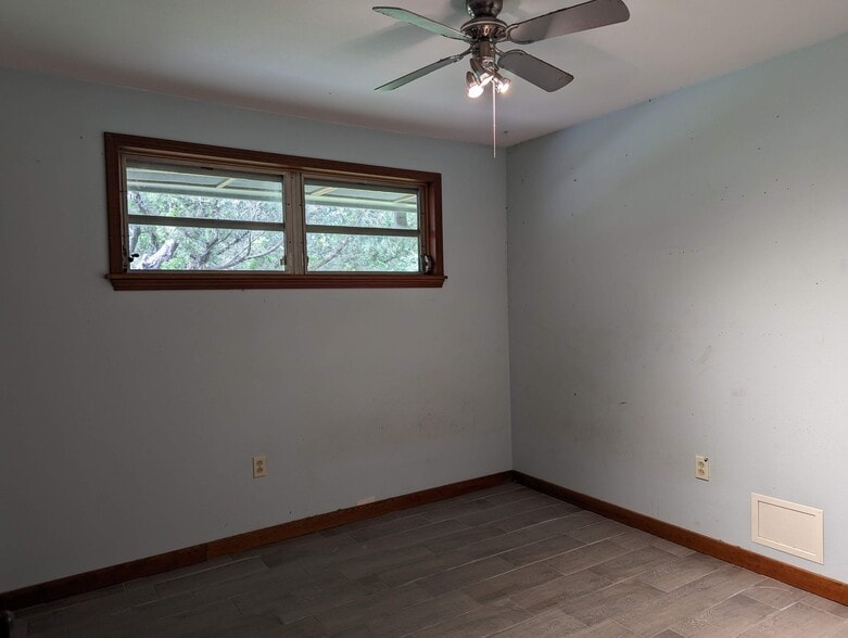 Building Photo - 917 Fremaux Ave