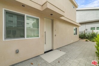 Building Photo - 11025 Blix St