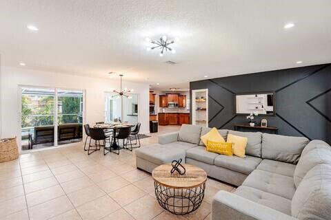 Building Photo - 3672 NW 17th Terrace