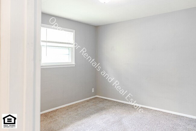 Building Photo - 113 Miller Rd