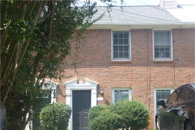 Primary Photo - 1028 Jeanette Ln