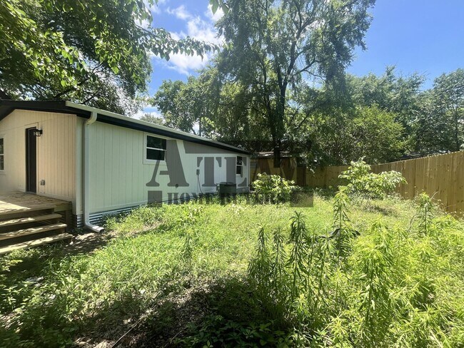 Building Photo - Fully Remodeled 2 Bedroom 2 Bathroom