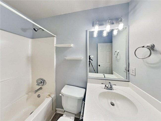 Building Photo - 264 Grandview Cir