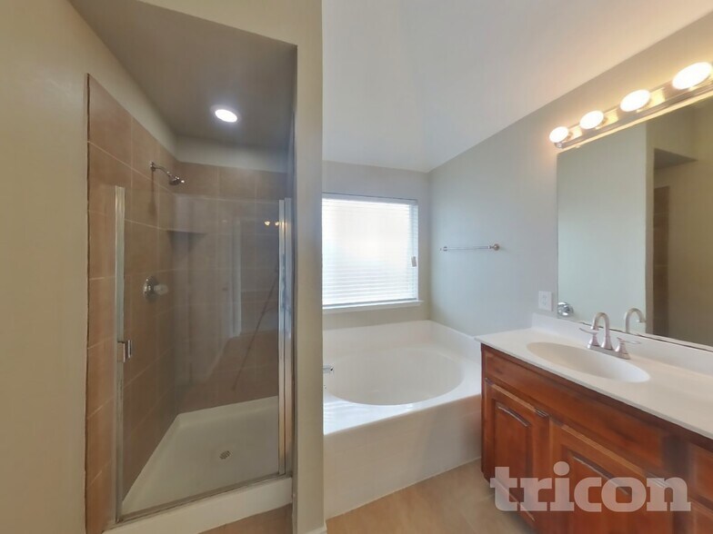 Building Photo - 437 Creek Bend Dr