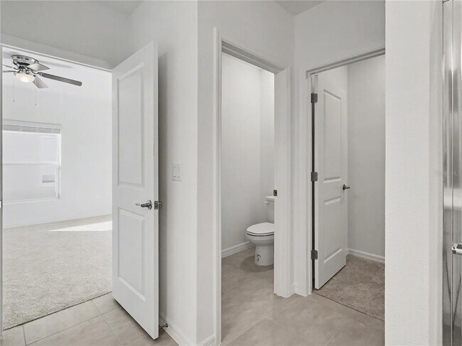 Building Photo - 1931 Rosewood Cir