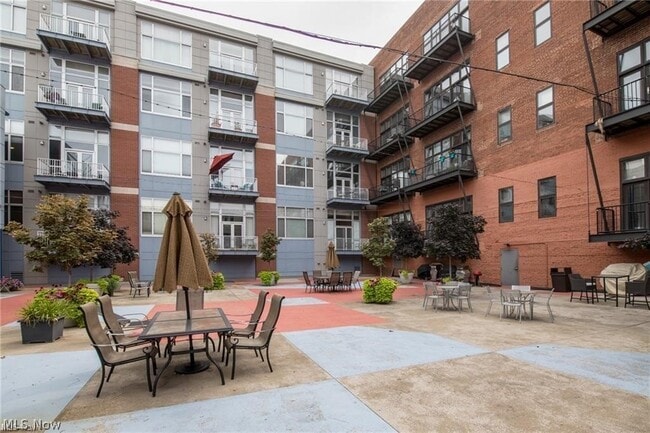 Building Photo - 1951 W 26th St