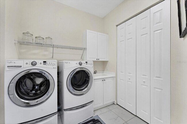 Building Photo - 5469 46th Ct W