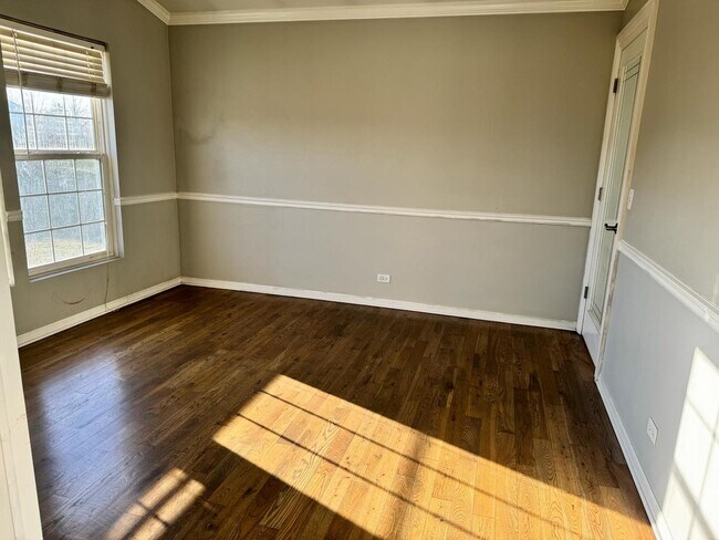 Building Photo - 3292 Bromley Ln