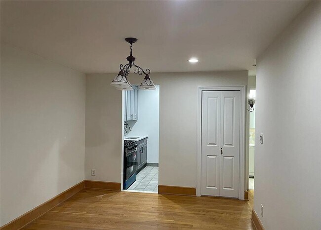 Building Photo - 35-20 Leverich St