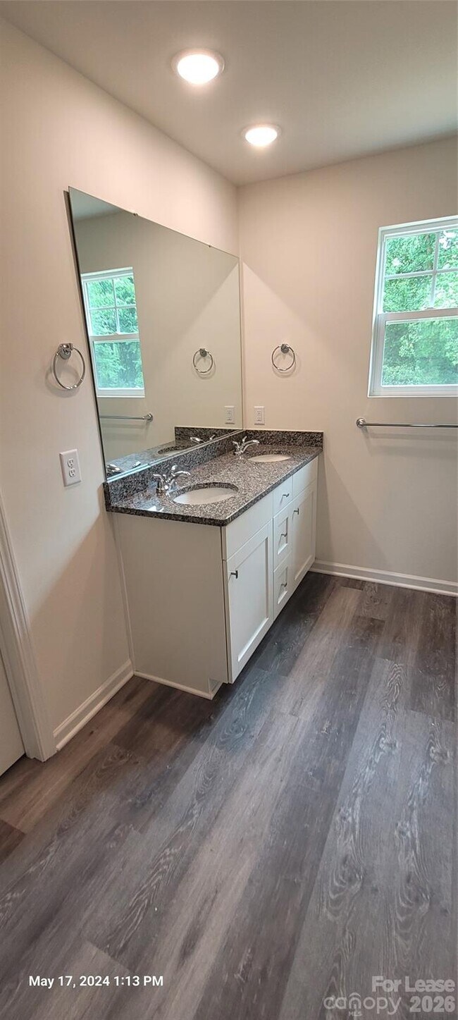 Building Photo - 133 Slate Dr