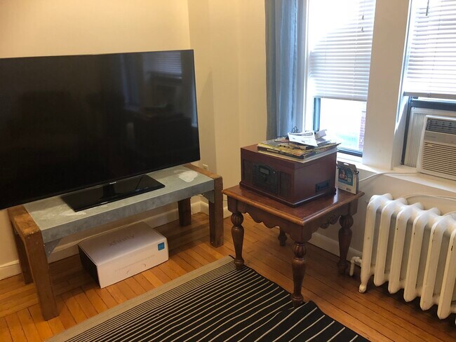 Building Photo - 456 Park Dr