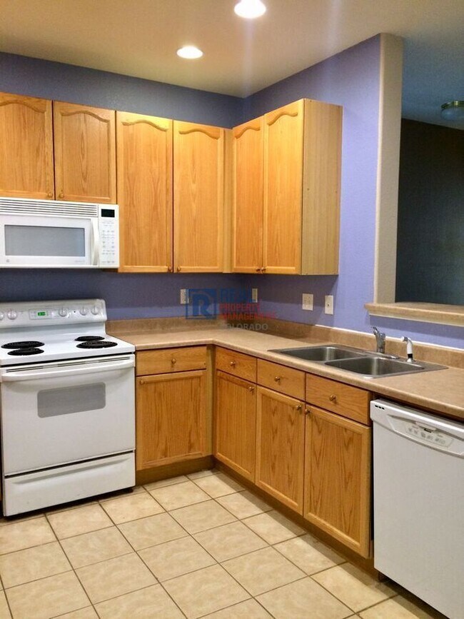 Building Photo - 8456 S Hoyt Way