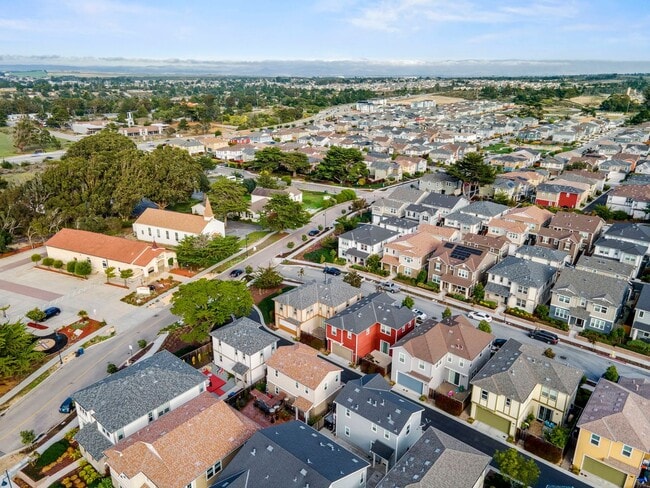 Building Photo - Stunning 4 Bedroom in the Dunes - Available for showings March 2nd