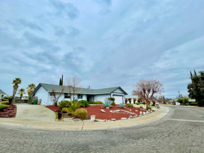 Building Photo - 3640 Elizabeth Way