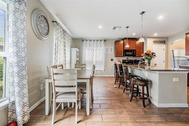 Building Photo - 2073 BRANDING IRON Way