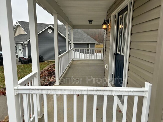 Building Photo - 107 Oakstone Run
