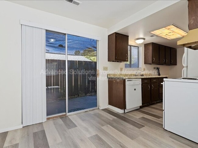 Building Photo - 4554 S 785 E
