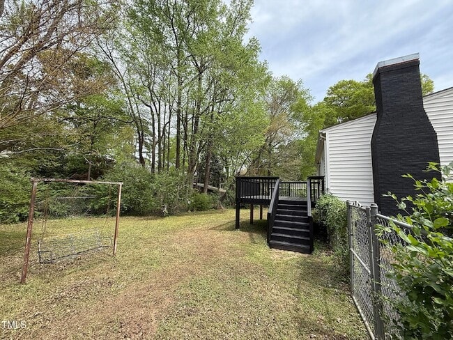 Building Photo - 215 Walnut St