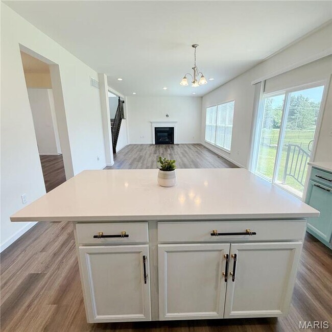 Building Photo - 934 Little Fieldstone Court