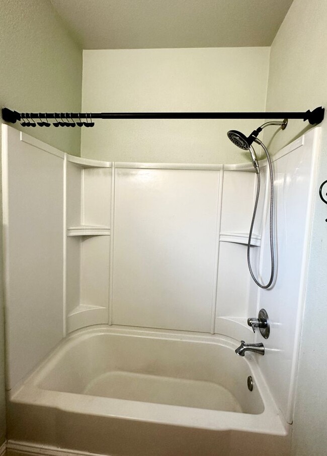 Building Photo - Spacious 1 Bedroom with RIVER TRAIL ACCESS!!