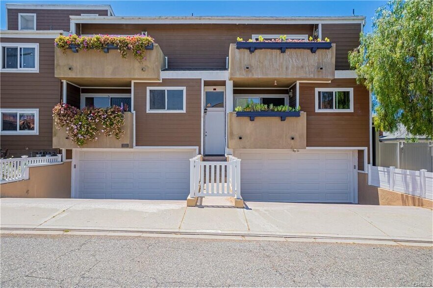 Primary Photo - 2522 Voorhees Ave
