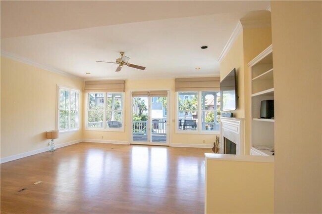 Building Photo - 105 Strachan Ln