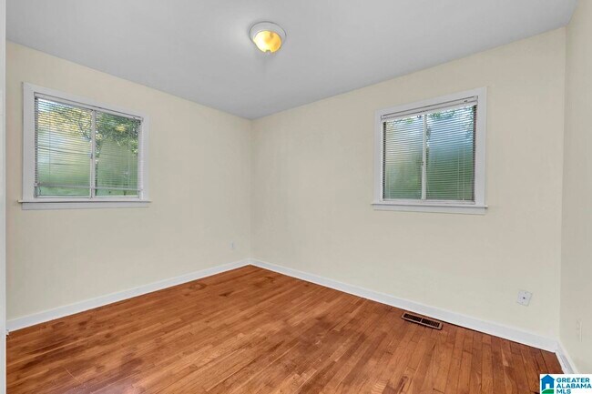 Building Photo - 104 Hardy Rd