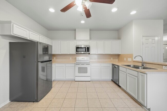 Building Photo - 3039 Orange St