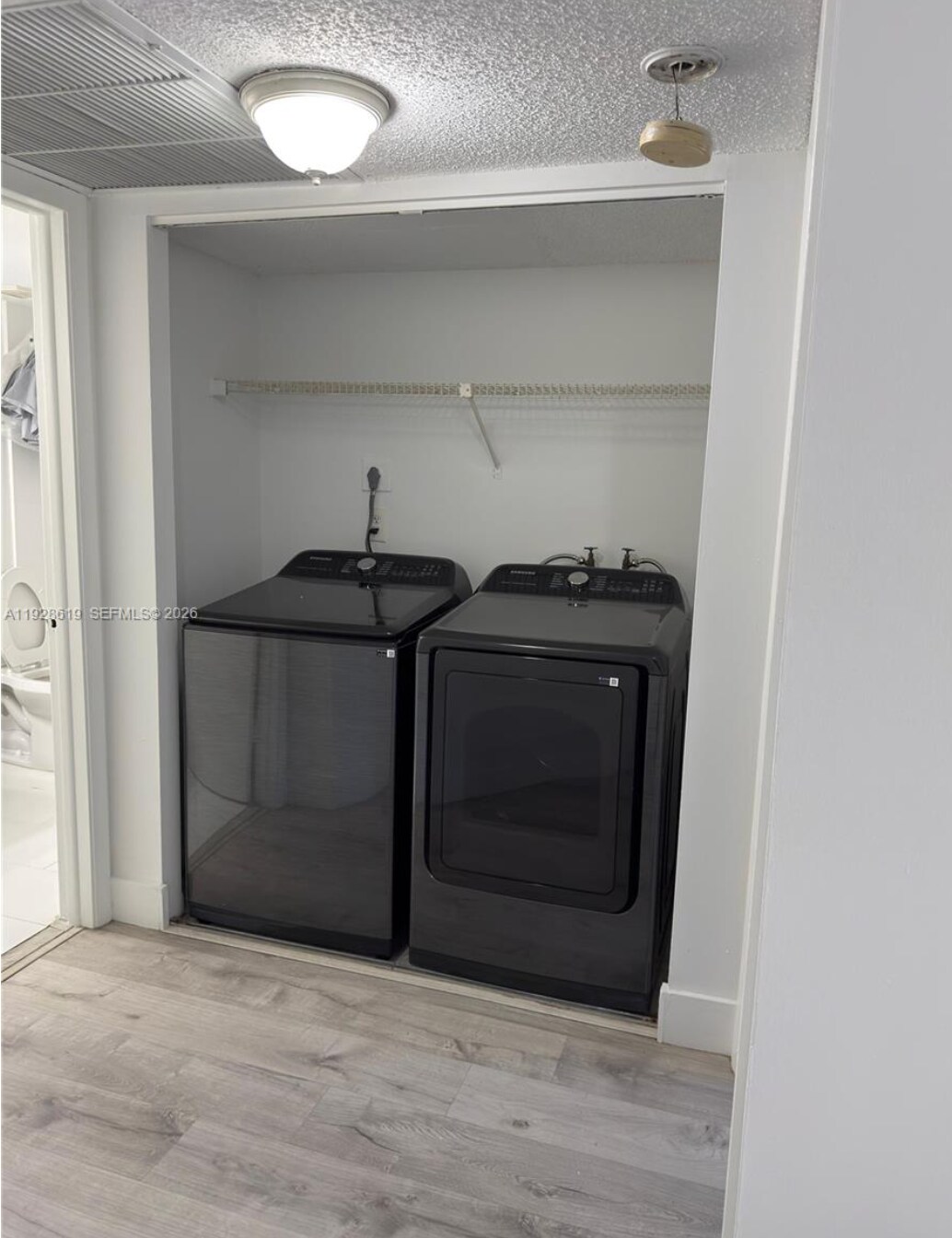 Building Photo - 8353 Lake Dr