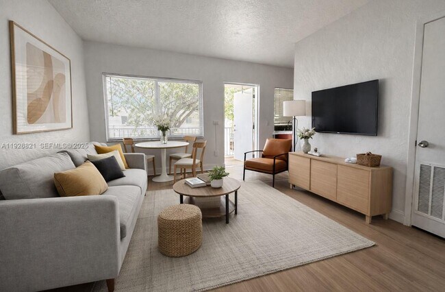 Building Photo - 261 Hibiscus Dr