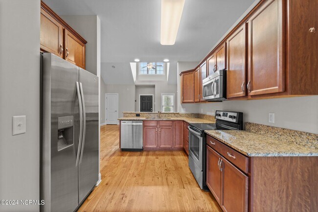 Building Photo - 118 Cypress Cir