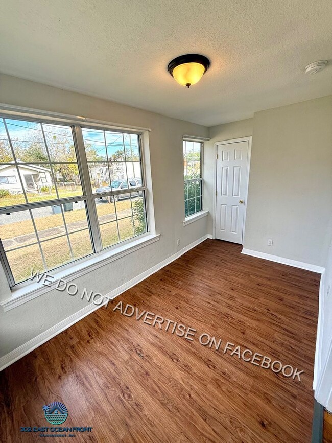 Building Photo - Beautiful 3 Bedroom 1 Bathroom now availab...