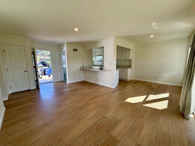 Building Photo - 6856 Newberry St