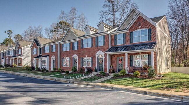 Building Photo - Comfort Meets Convenience in This Charming...