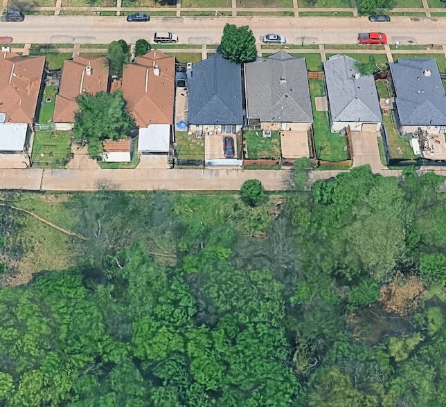 Building Photo - 2324 Markland St
