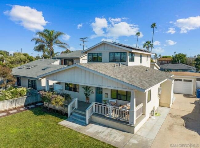 Building Photo - 229 Carnation Ave