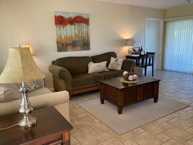 Building Photo - 27420 San Marino Dr