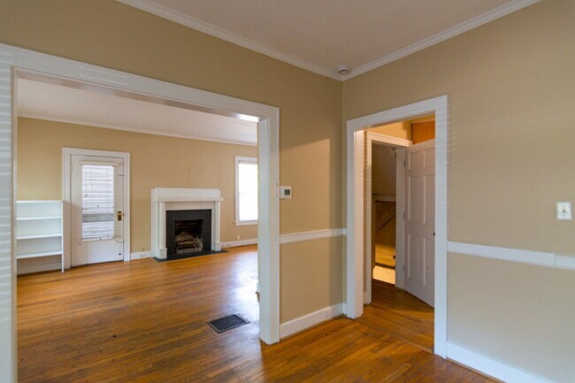 Building Photo - 26 Bagwell Ave