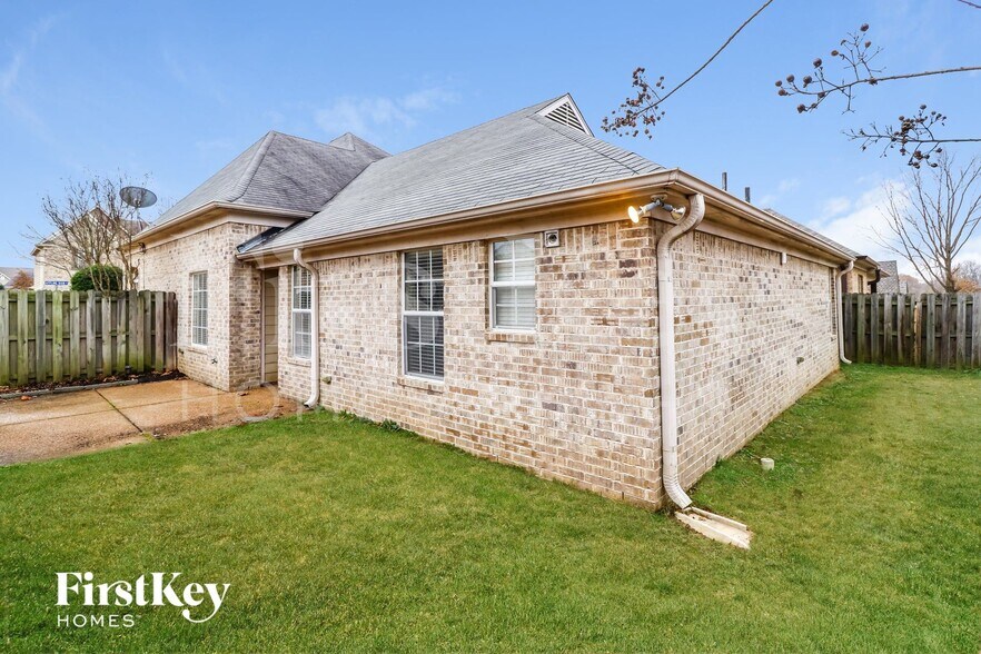 Building Photo - 7436 Appling Rain Dr