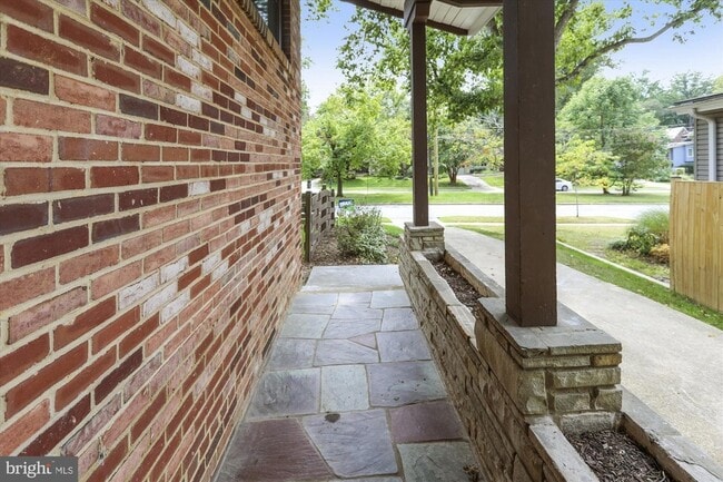 Building Photo - 5511 Huntington Pkwy